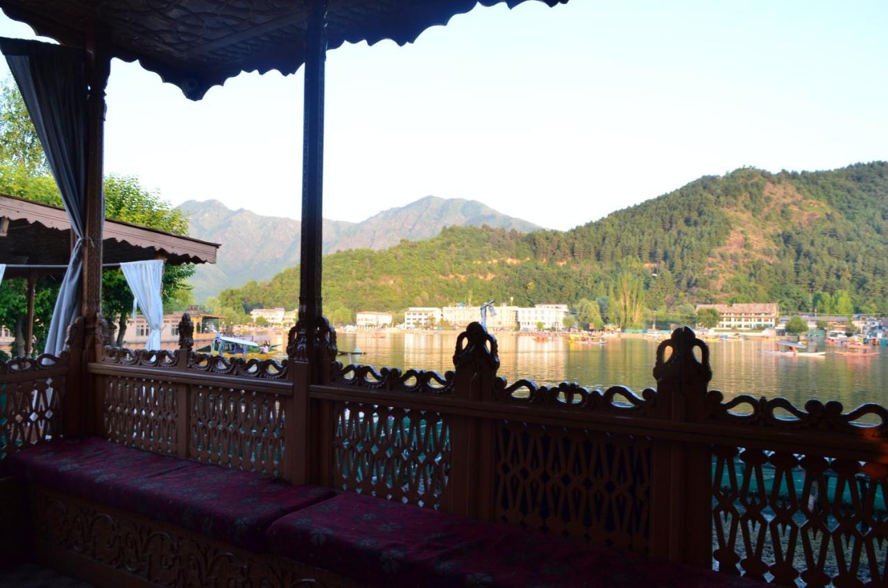 New Alexandra Houseboats Hotel Srinagar  Bagian luar foto