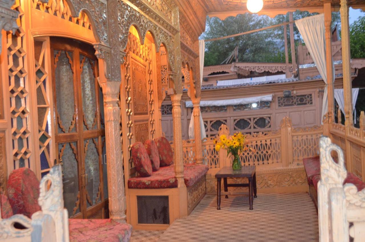 New Alexandra Houseboats Hotel Srinagar  Bagian luar foto