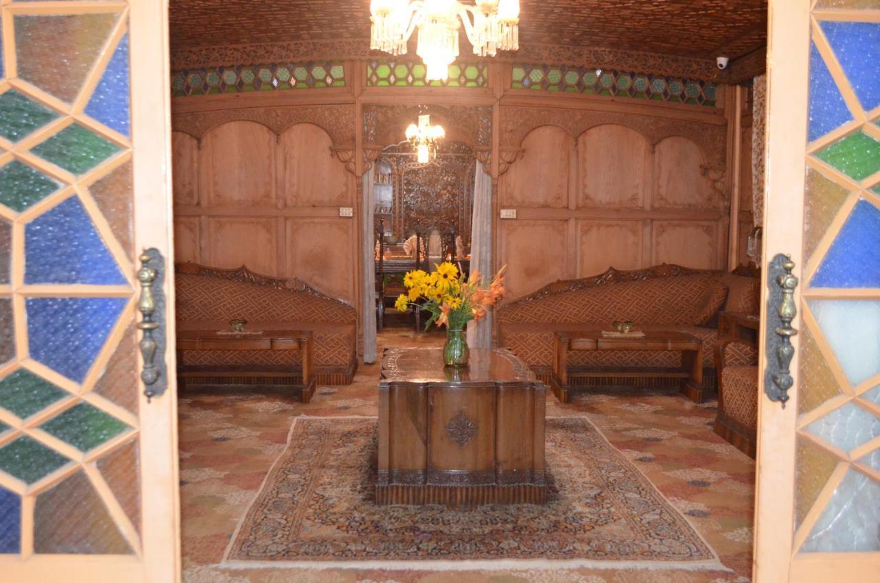 New Alexandra Houseboats Hotel Srinagar  Bagian luar foto